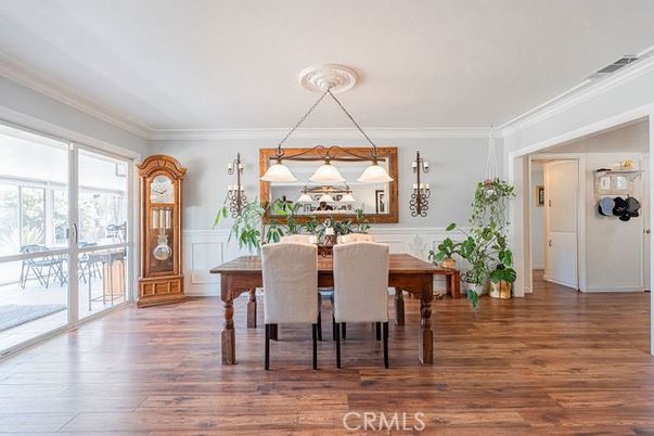 Chandelier, Dining room, Interior, Wood Texture Flooring