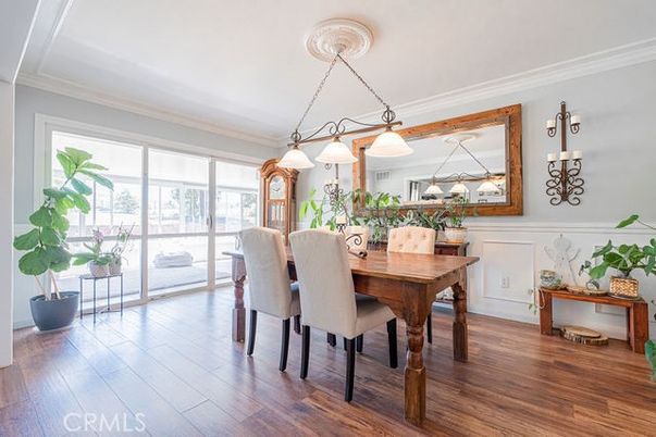 Chandelier, Dining room, Interior, Wood Texture Flooring