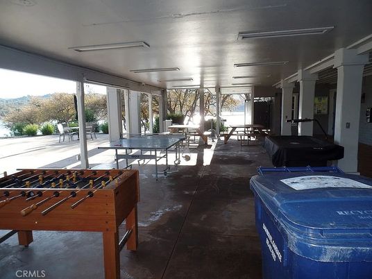 Game Room, Interior