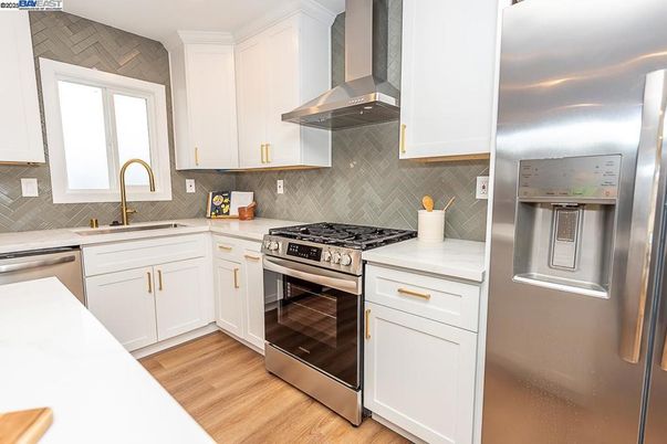Interior, Kitchen, Stainless Steel Appliances, Wood Texture Flooring