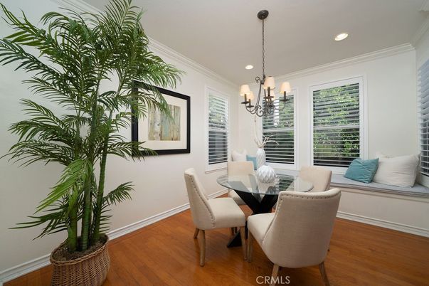 Chandelier, Dining room, Interior, Pendant Lights, Recessed Lighting, Wood Texture Flooring