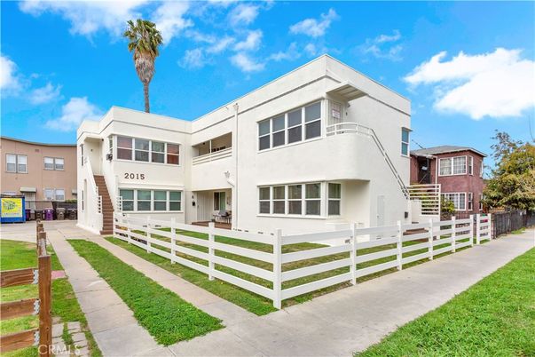 Backyard, Exterior, Facade, Modern