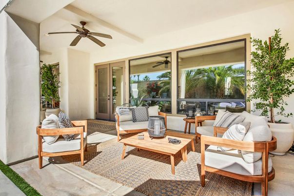 Exterior, Living room