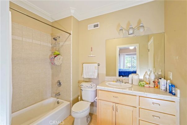 Bathroom, Interior, Tile Countertops