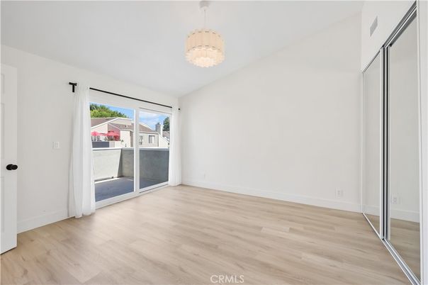 Chandelier, Empty room, Interior, Wood Texture Flooring