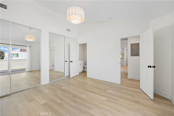 Chandelier, Empty room, Interior, Wood Texture Flooring