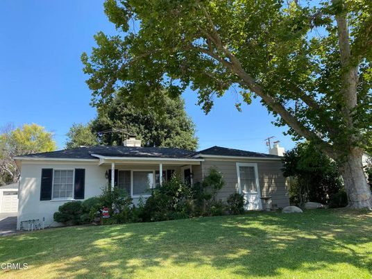 Backyard, Exterior, Facade, Ranch