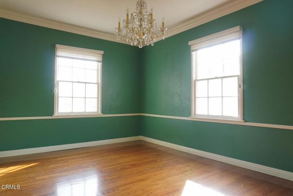 Chandelier, Empty room, Interior, Wood Texture Flooring