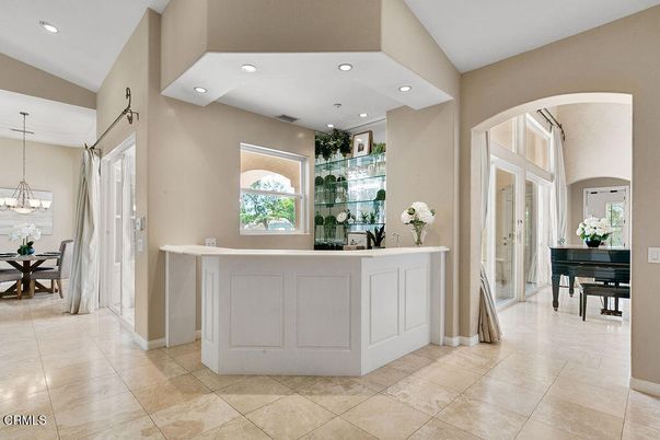 Dining room, Interior, Piano, Recessed Lighting