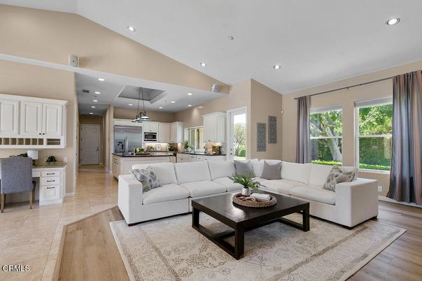 Interior, Kitchen, Living room, Pendant Lights, Recessed Lighting, Wood Texture Flooring