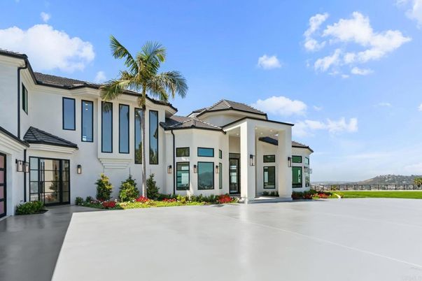 Exterior, Facade, Mediterranean