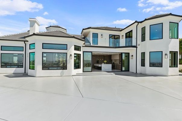 Exterior, Facade, Mediterranean
