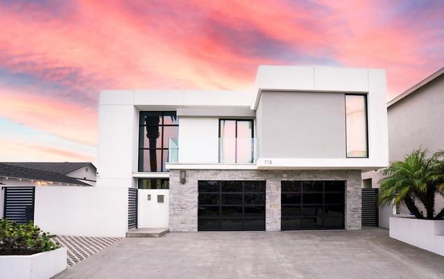 Attached, Exterior, Facade, Modern