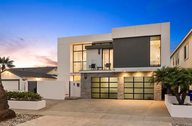 Attached, Exterior, Facade, Modern