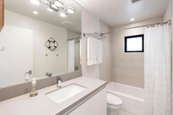 Bathroom, Interior, Recessed Lighting