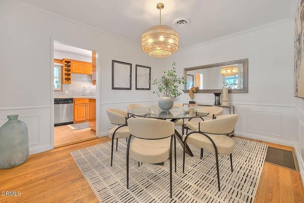 Chandelier, Dining room, Interior, Kitchen, Wood Texture Flooring