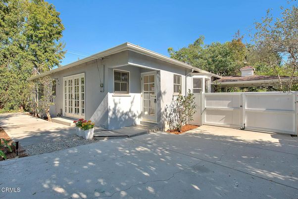 Detached Garage, Exterior