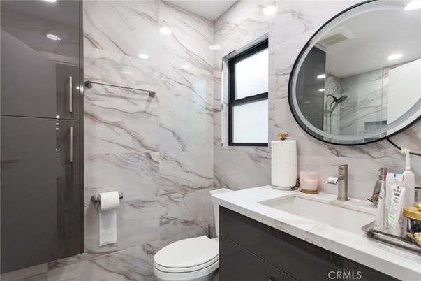 Bathroom, Interior, Marble Walls, Recessed Lighting