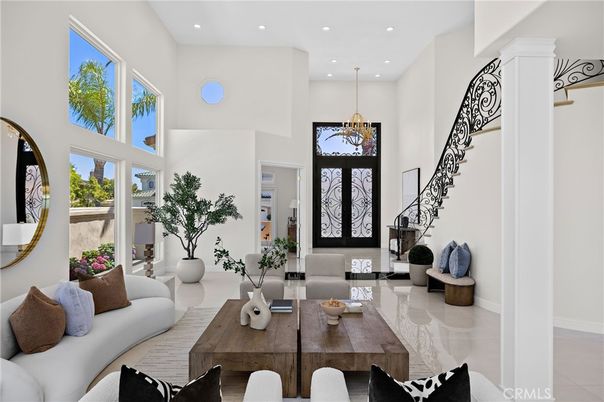 Interior, Living room, Pendant Lights, Recessed Lighting