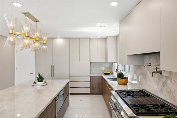 Chandelier, Interior, Kitchen, Recessed Lighting, Stainless Steel Appliances