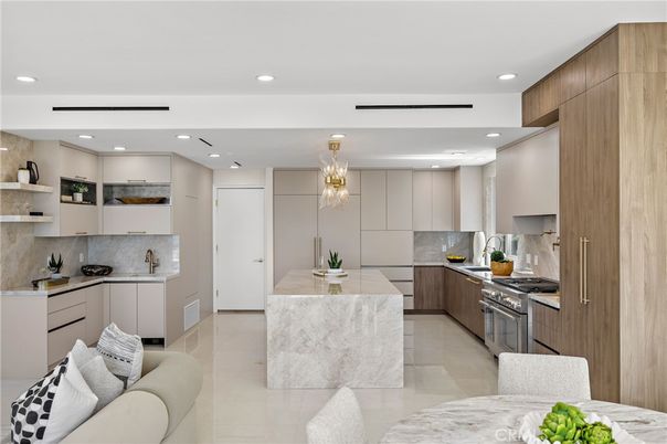 Chandelier, Interior, Kitchen, Living room, Recessed Lighting, Stainless Steel Appliances