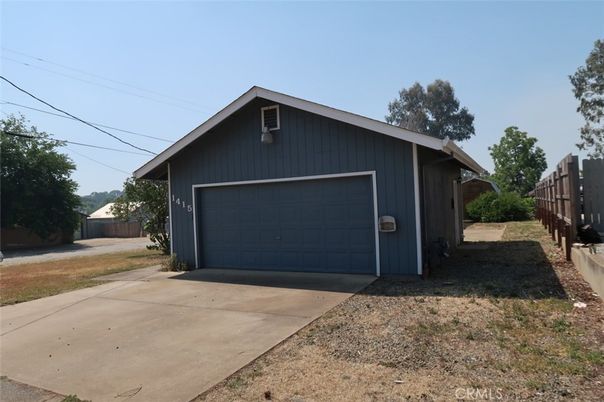 Detached Garage, Exterior