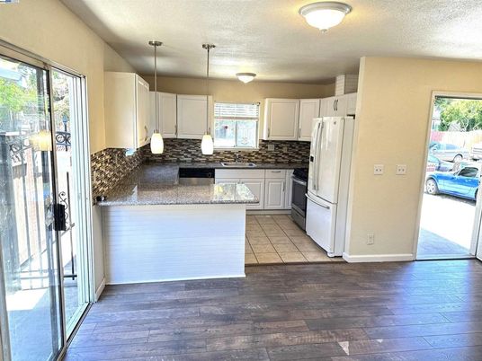 Interior, Kitchen, Pendant Lights, Wood Texture Flooring