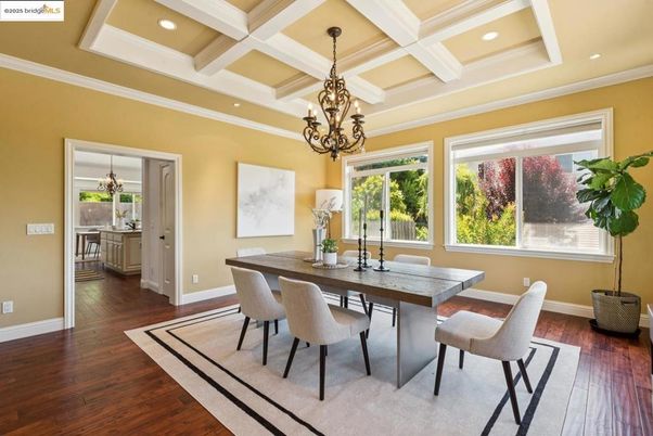 Chandelier, Dining room, Interior, Recessed Lighting, Wood Texture Flooring