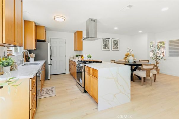 Dining room, Interior, Kitchen, Recessed Lighting, Wood Texture Flooring