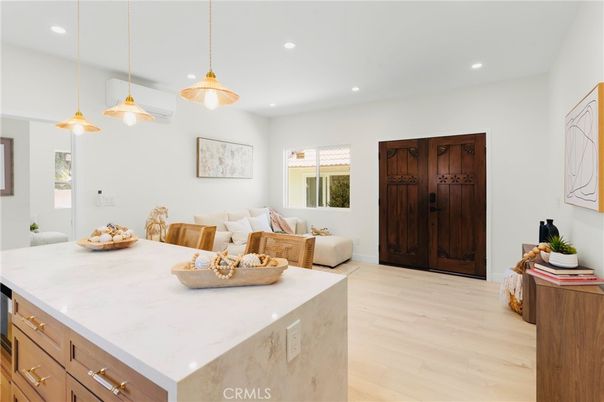 Interior, Pendant Lights, Recessed Lighting, Wood Texture Flooring