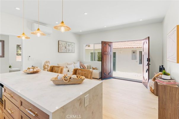 Interior, Pendant Lights, Recessed Lighting, Wood Texture Flooring