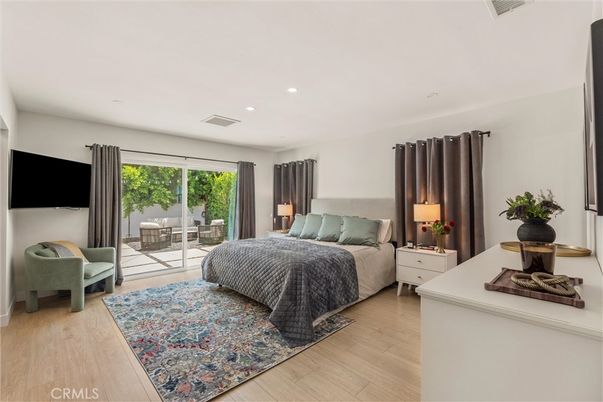 Bedroom, Interior, Recessed Lighting, Water, Wood Texture Flooring