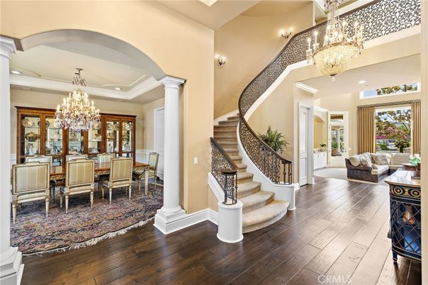 Chandelier, Dining room, Interior, Recessed Lighting, Wood Texture Flooring