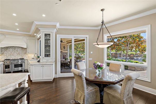 Dining room, Interior, Kitchen, Pendant Lights, Recessed Lighting, Wood Texture Flooring
