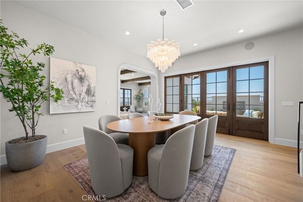 Chandelier, Dining room, Interior, Recessed Lighting, Wood Texture Flooring