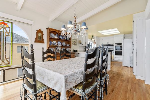 Chandelier, Dining room, Interior, Kitchen, Wood Texture Flooring