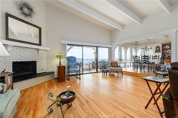 Chandelier, Dining room, Fireplace, Interior, Wood Texture Flooring
