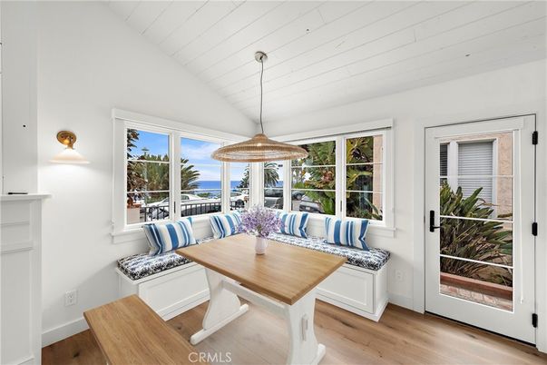 Dining room, Interior, Pendant Lights, Water, Wood Texture Flooring