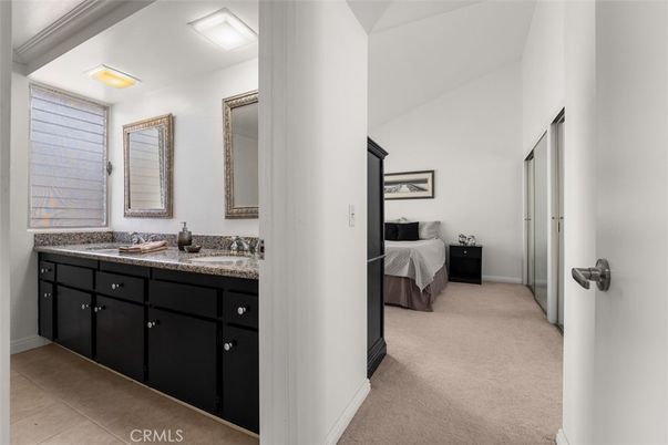 Bathroom, Bedroom, Dual Sink Vanities, Interior