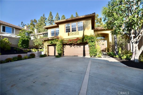 Attached, Exterior, Facade, Mediterranean
