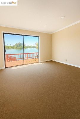 Empty room, Interior, Recessed Lighting, Water