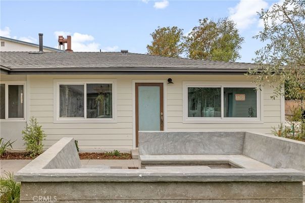 Exterior, Facade, Ranch