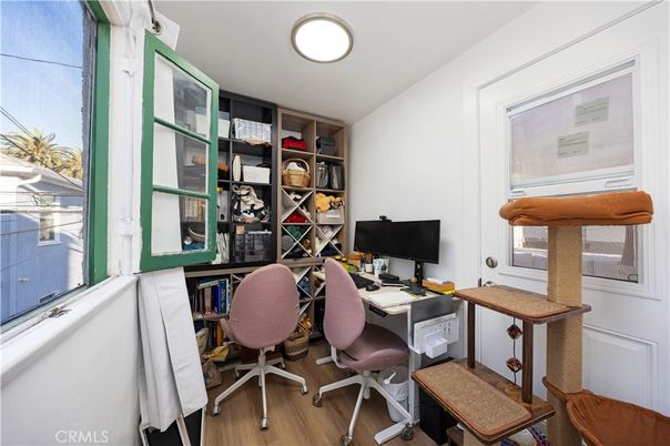 Home Office, Interior, Recessed Lighting, Wood Texture Flooring