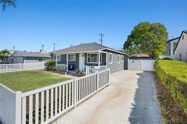 Backyard, Detached Garage, Exterior