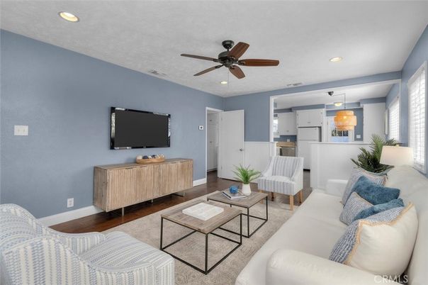 Interior, Living room, Pendant Lights, Recessed Lighting, Wood Texture Flooring