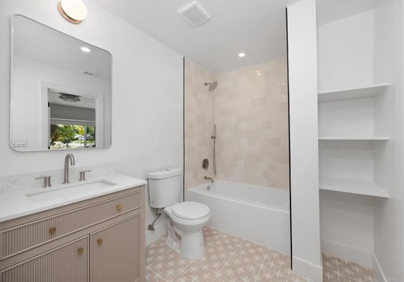 Bathroom, Interior, Recessed Lighting