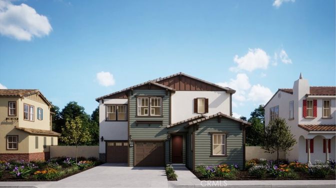 Attached, Exterior, Facade, Mediterranean