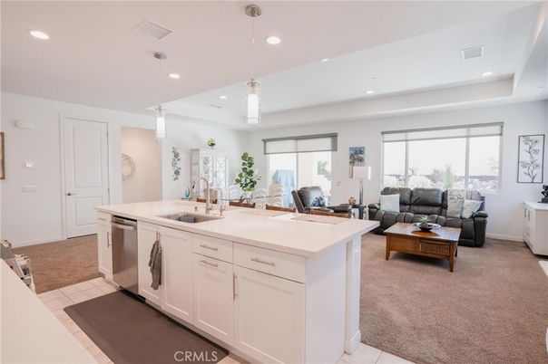 Interior, Kitchen, Living room, Pendant Lights, Recessed Lighting, Stainless Steel Appliances