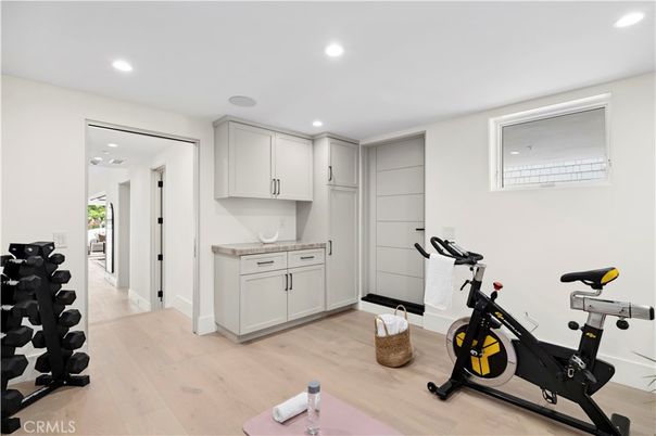 Fitness Equipment, Interior, Recessed Lighting, Wood Texture Flooring