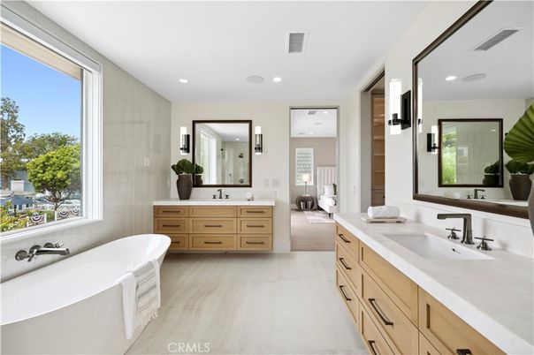 Bathroom, Dual Sink Vanities, Free Standing Baths, Interior, Recessed Lighting